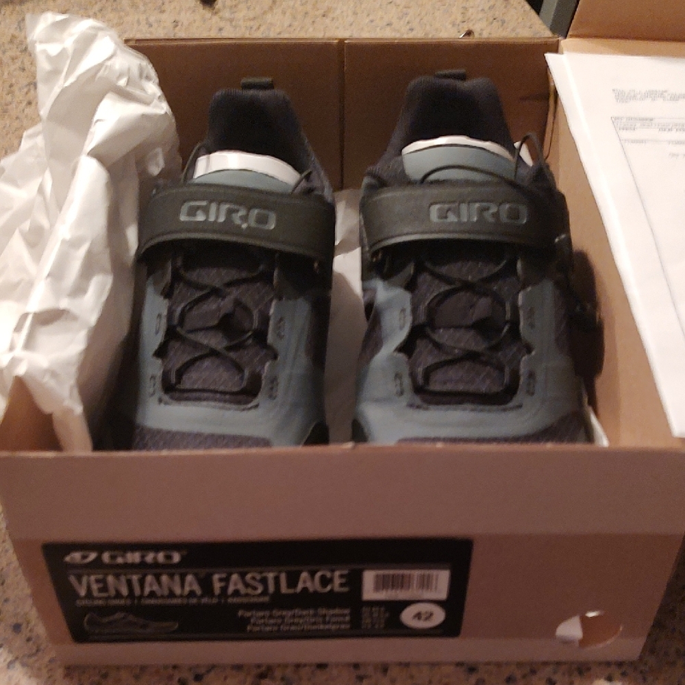 Giro Spin/Cycling Shoes Size 9
